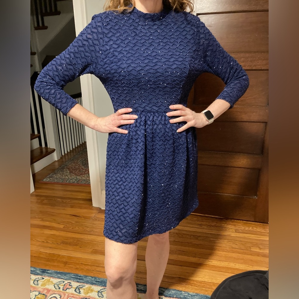 Altar’d  State size M keyhole back navy dress with sparkle